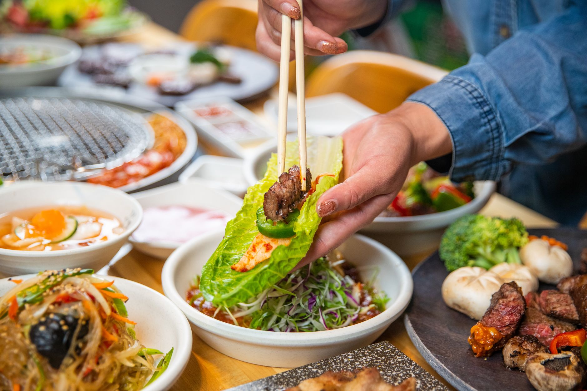 불판에 올린 삼겹살